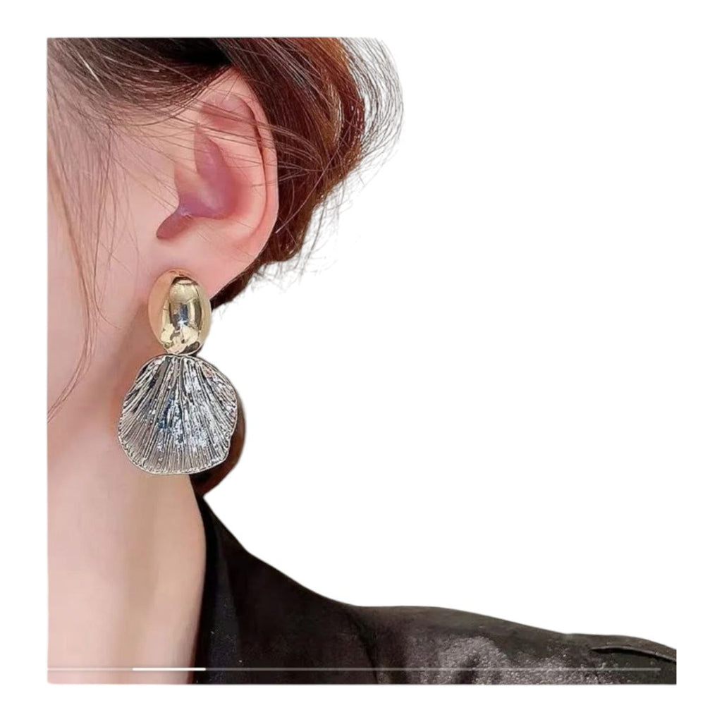 Dual-Tone Earrings seashell drop